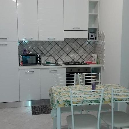 Marilyn House Apartment Desenzano del Garda Bagian luar foto