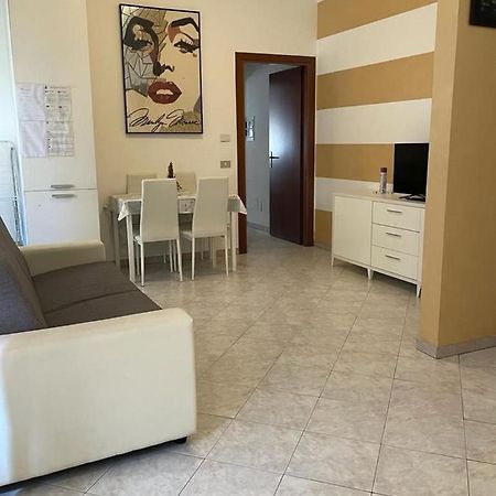 Marilyn House Apartment Desenzano del Garda Bagian luar foto