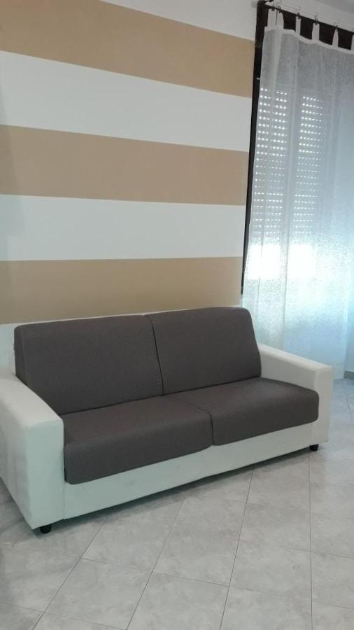 Marilyn House Apartment Desenzano del Garda Bagian luar foto